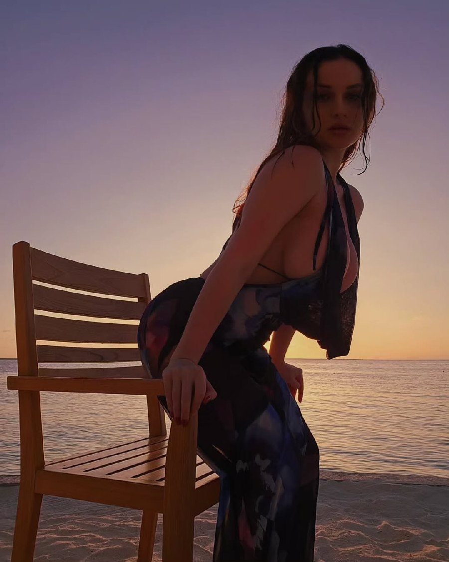 Sexy girl Miranda Faith nude in Vadodara