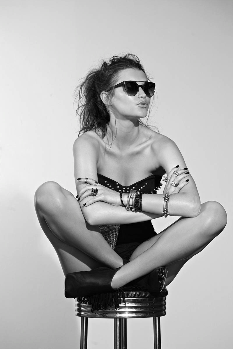 Sassy girls in Vadodara