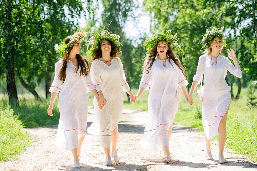 Slavic girls in Vadodara