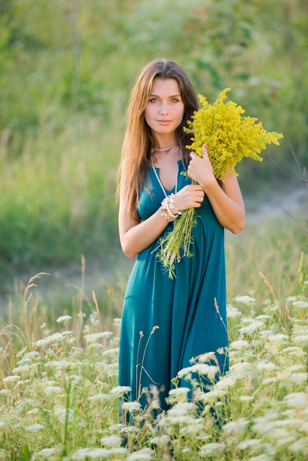 Slavic women in Vadodara
