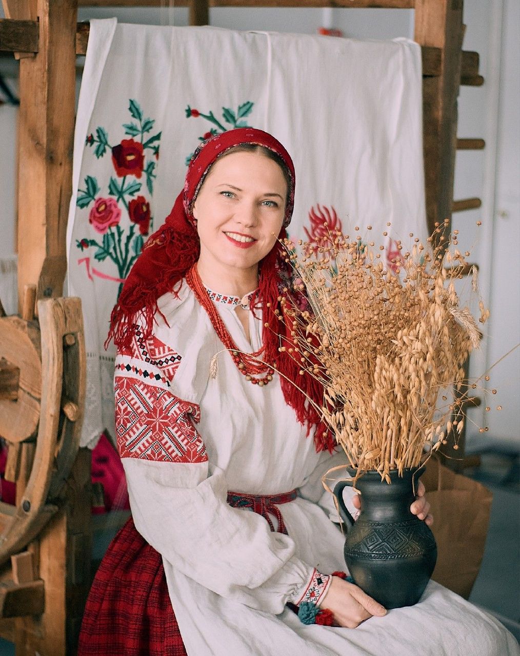 Women in Slavic costumes in Vadodara