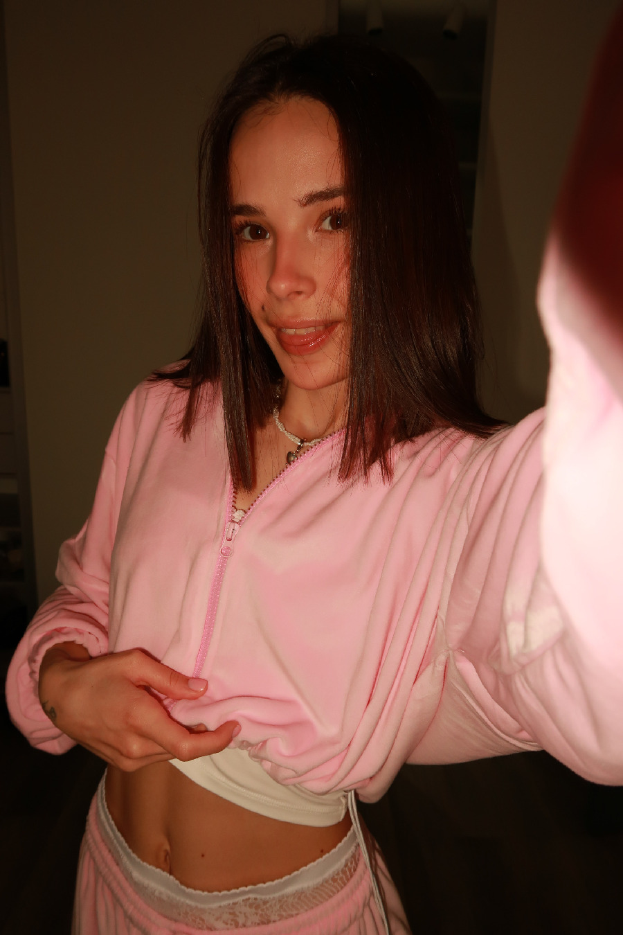 Tina brings the glow — live moments in Vadodara